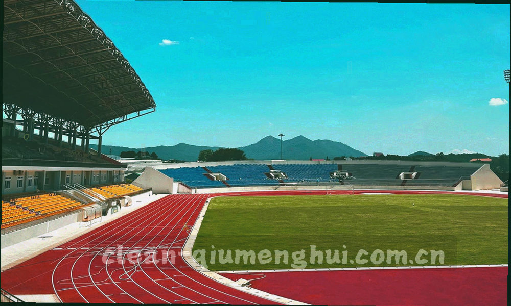 绿色圆点与版本号组成的赛季更新标识特写
